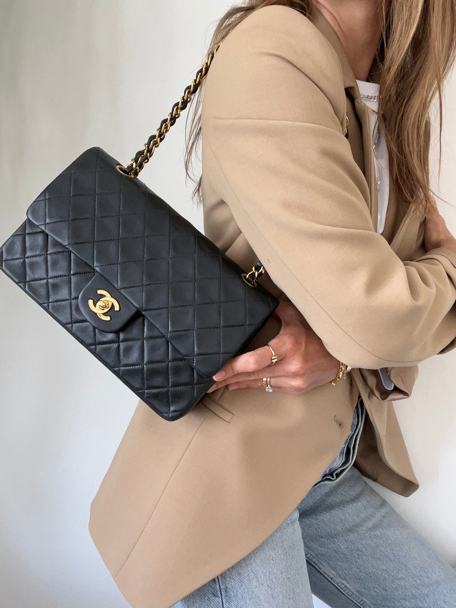 Vintage Chanel bag, mini timeless, 17 cm, black lambskin, 2 series  (1991-1994) ‣ For Sure Vintage