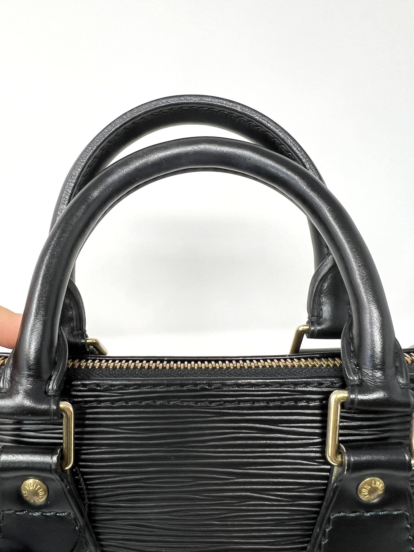 Louis Vuitton Speedy Noir 25 872843 Black Epi Leather Satchel